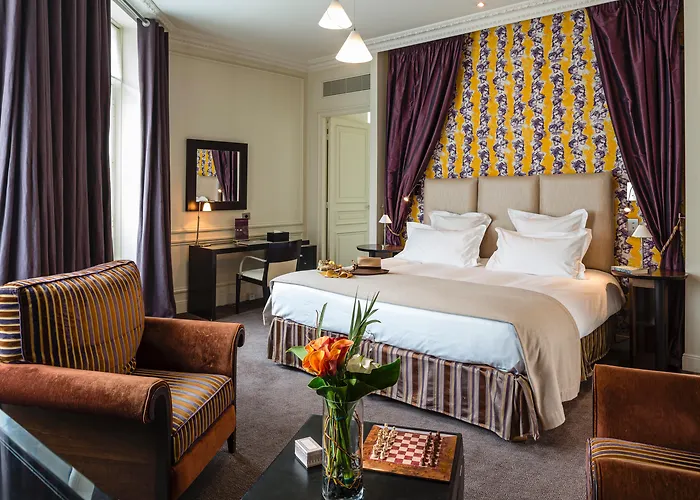 La Tremoille Paris Hotel